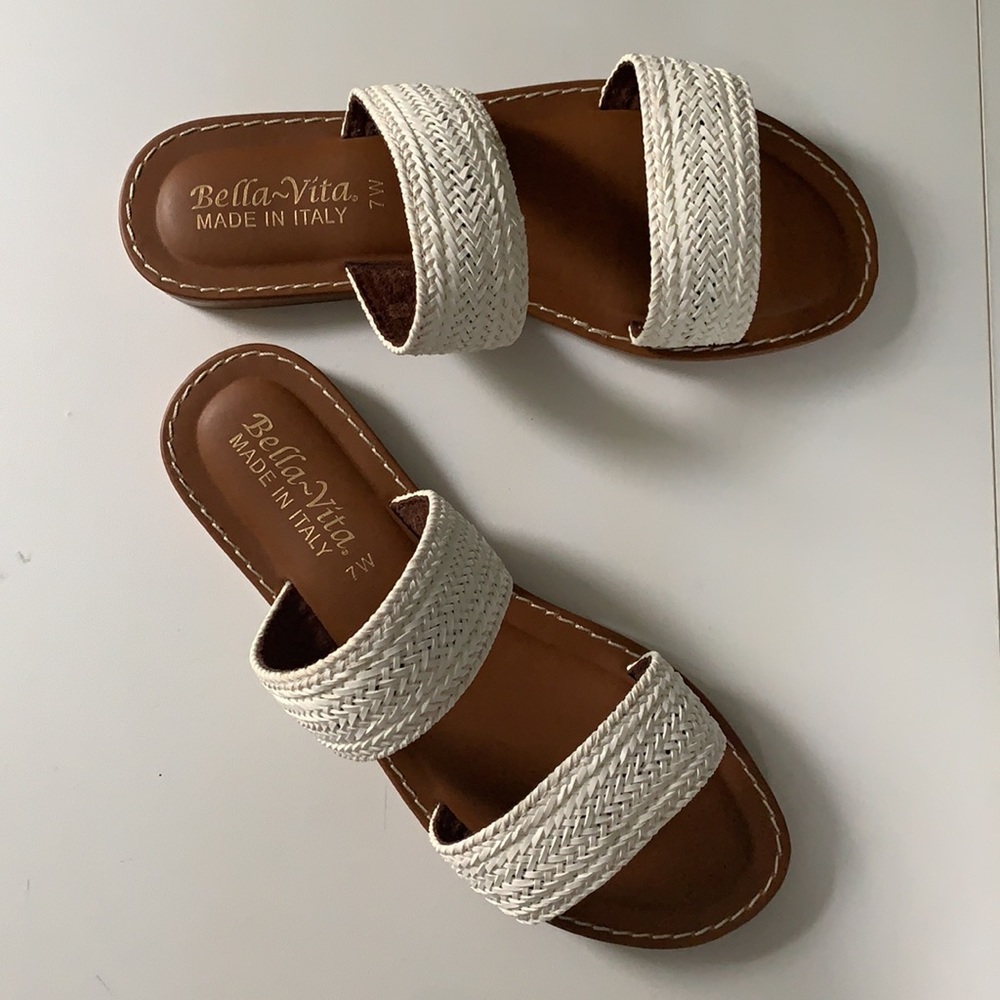 NWOT Women’s woven strap slip on sandals 7W